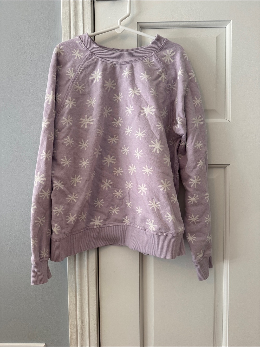 Hanna Andersson Lavender Crewneck Sweatshirt with White Starburst Print